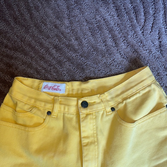 vintage yellow Coca Cola mom shorts - Picture 4 of 4